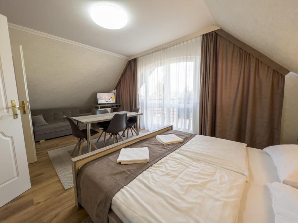 Hotel Jarja Panzio Hajdúszoboszló Exterior foto